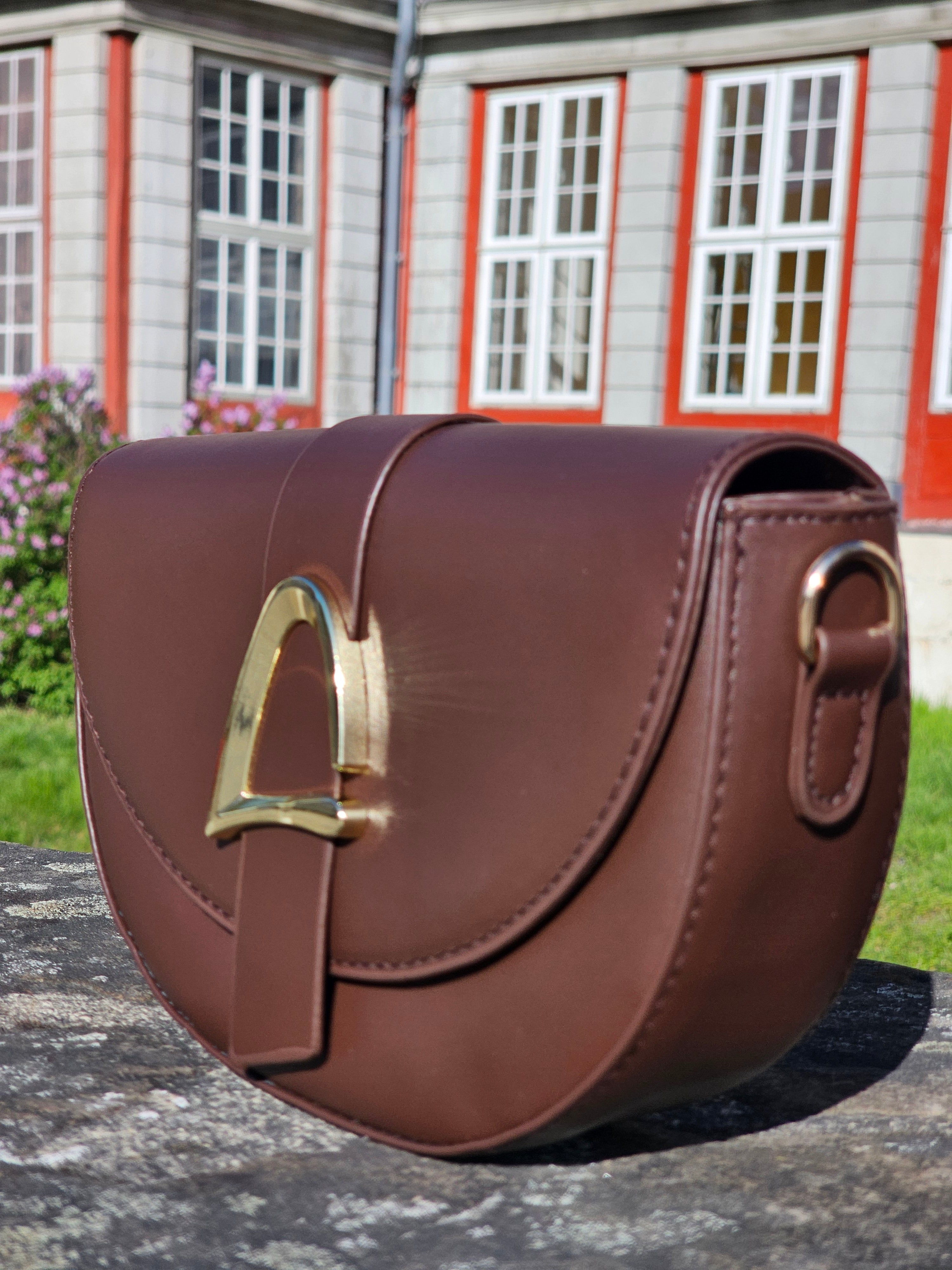 Avyline Saddle Bag - Signature