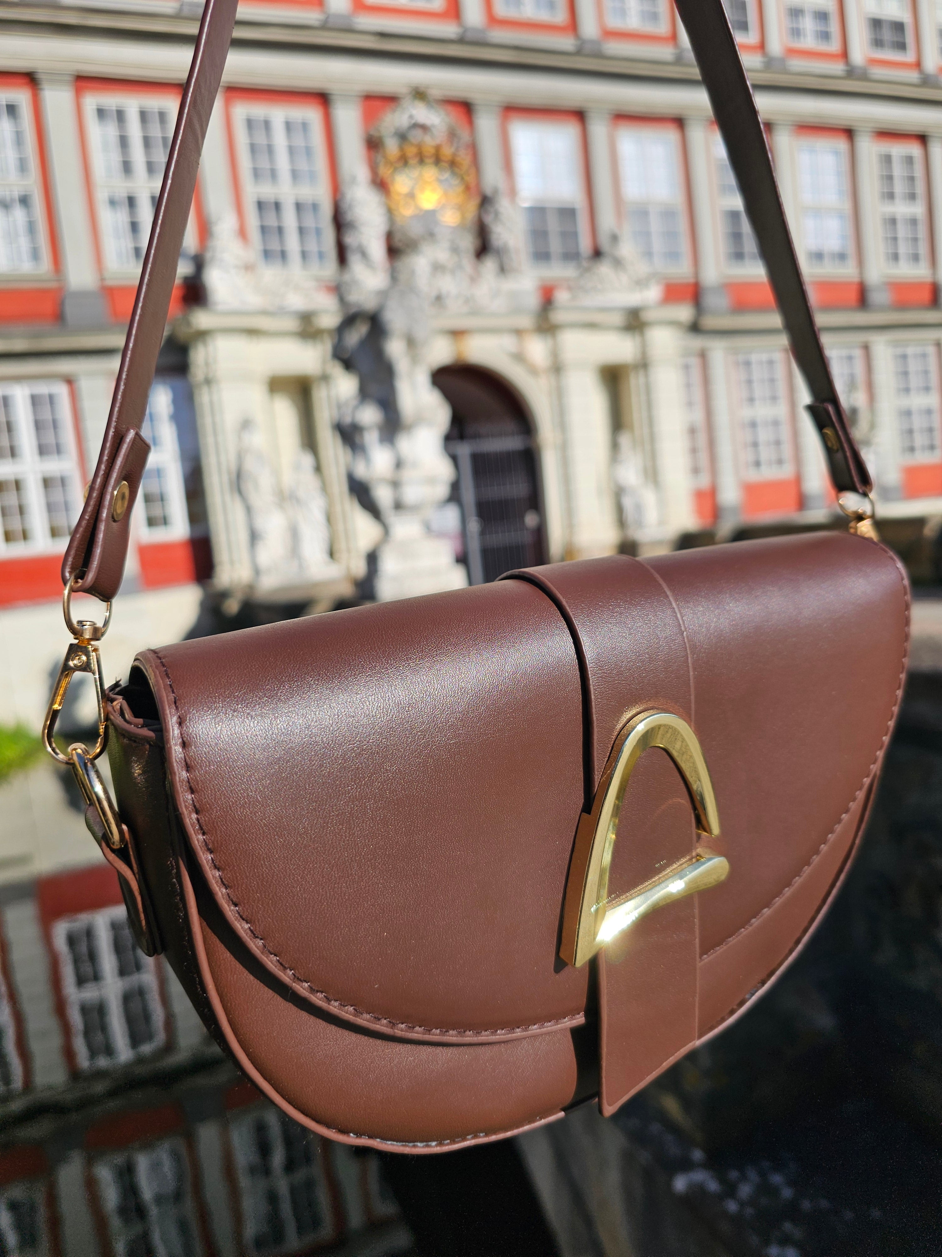 Avyline Saddle Bag - Signature
