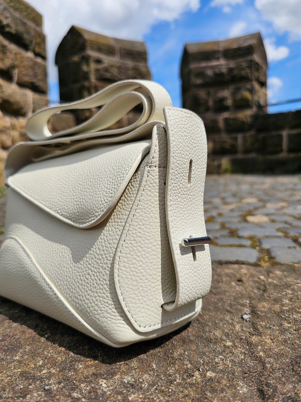 Avyline Elara Bag - Milk & Cognac