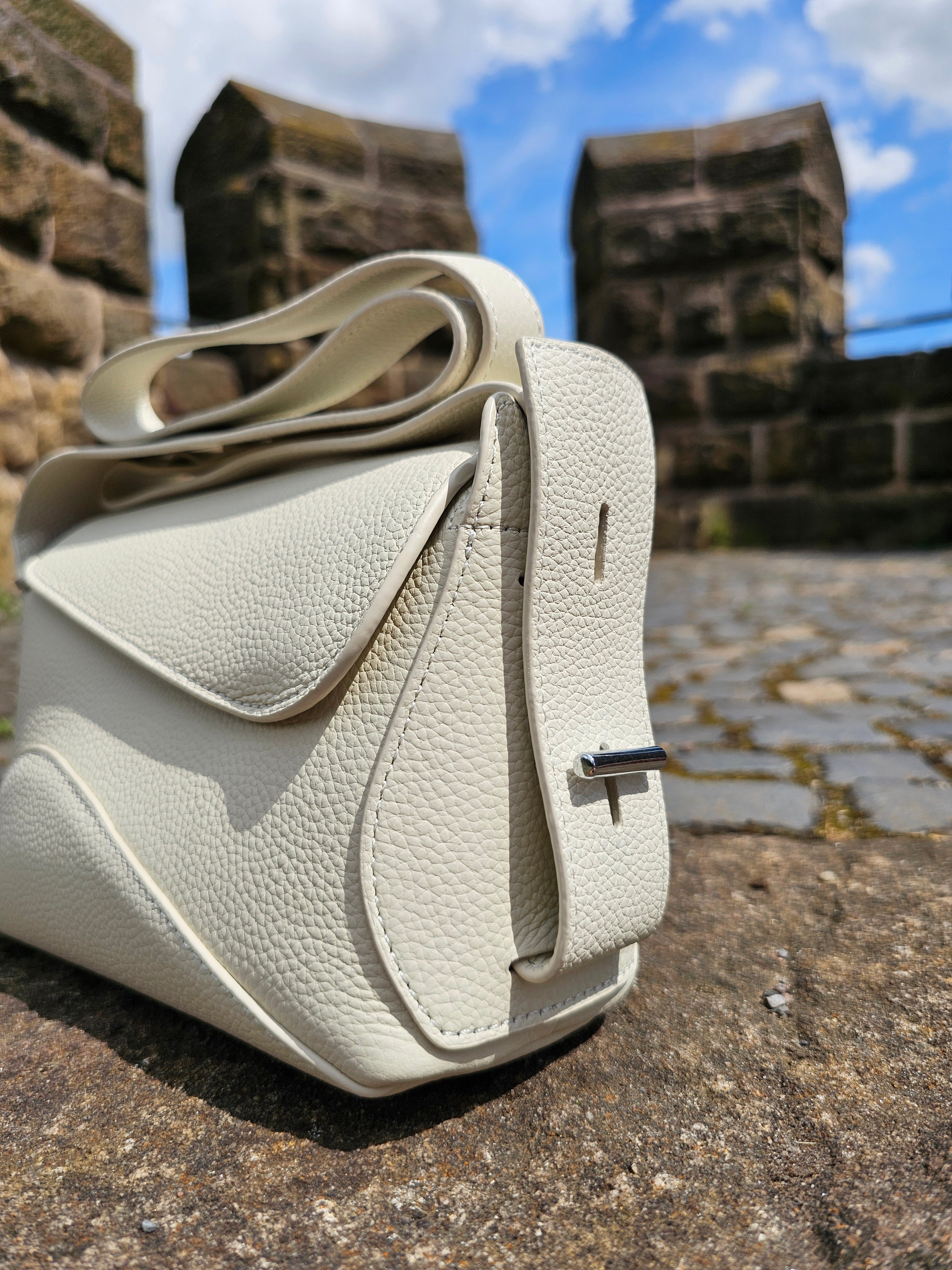 Avyline Elara Bag - Milk & Cognac