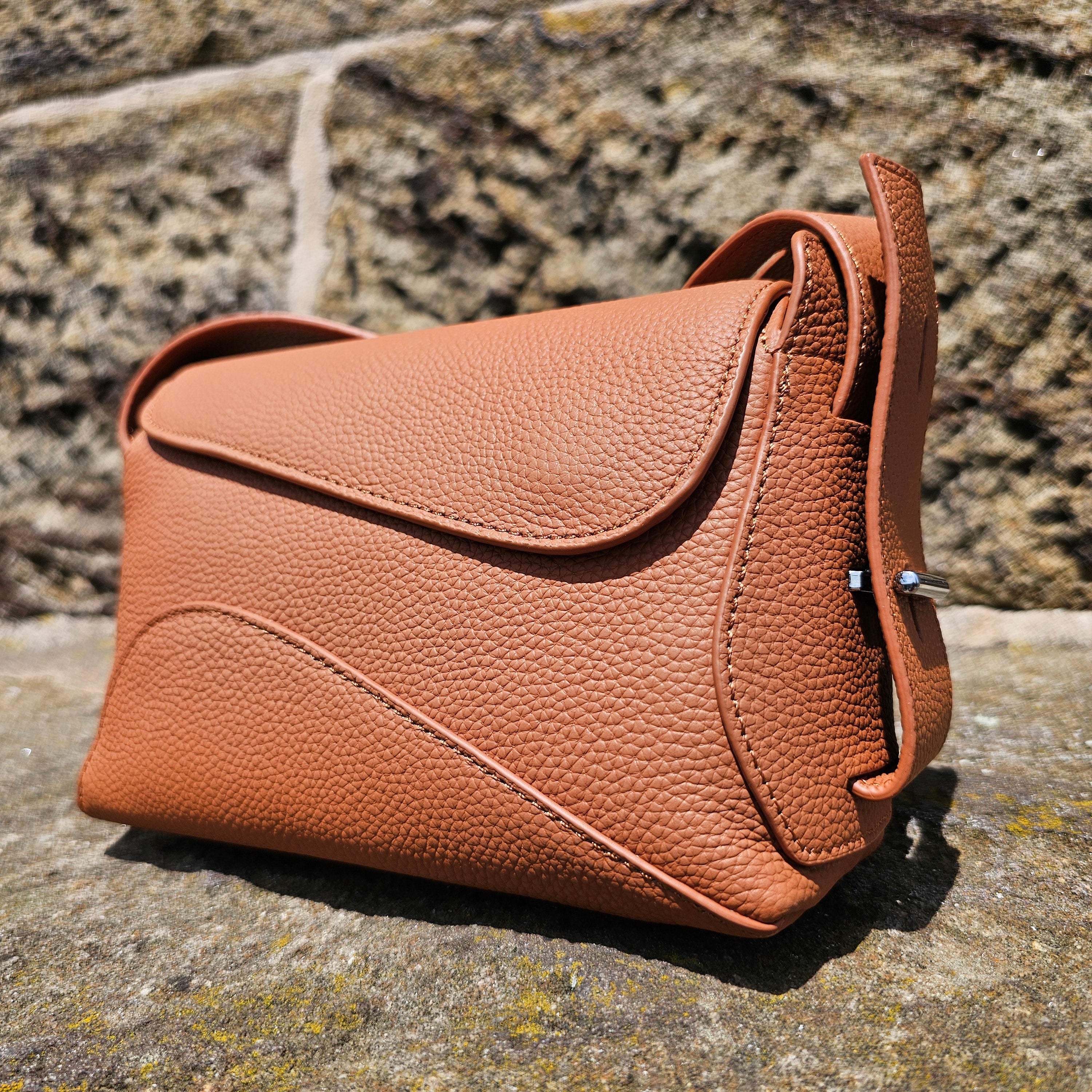 Avyline Elara Bag - Milk & Cognac