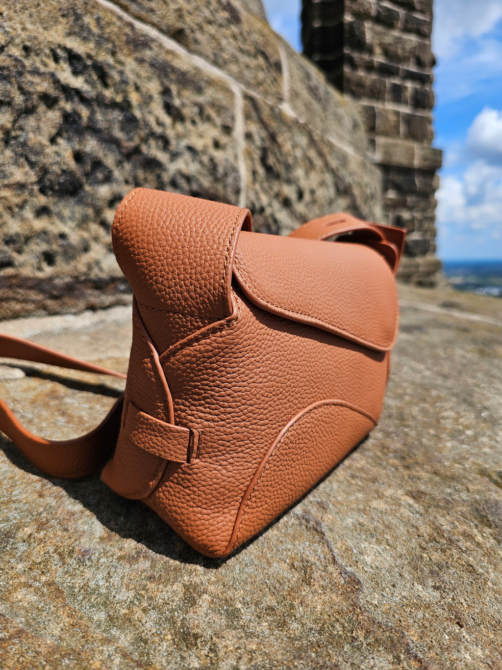 Avyline Elara Bag - Milk & Cognac