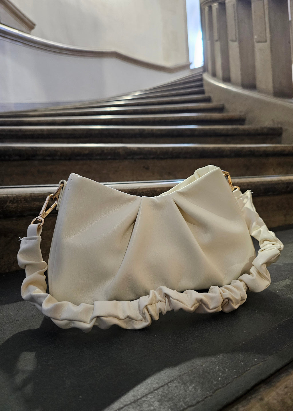 Avyline Cloud Bag - Soft Ivory