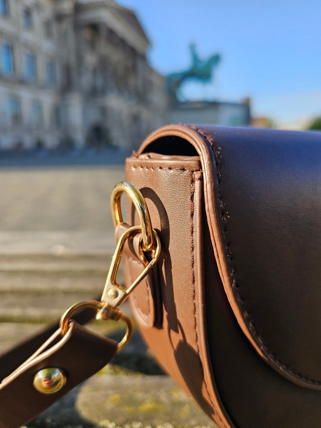 Avyline Saddle Bag - Signature