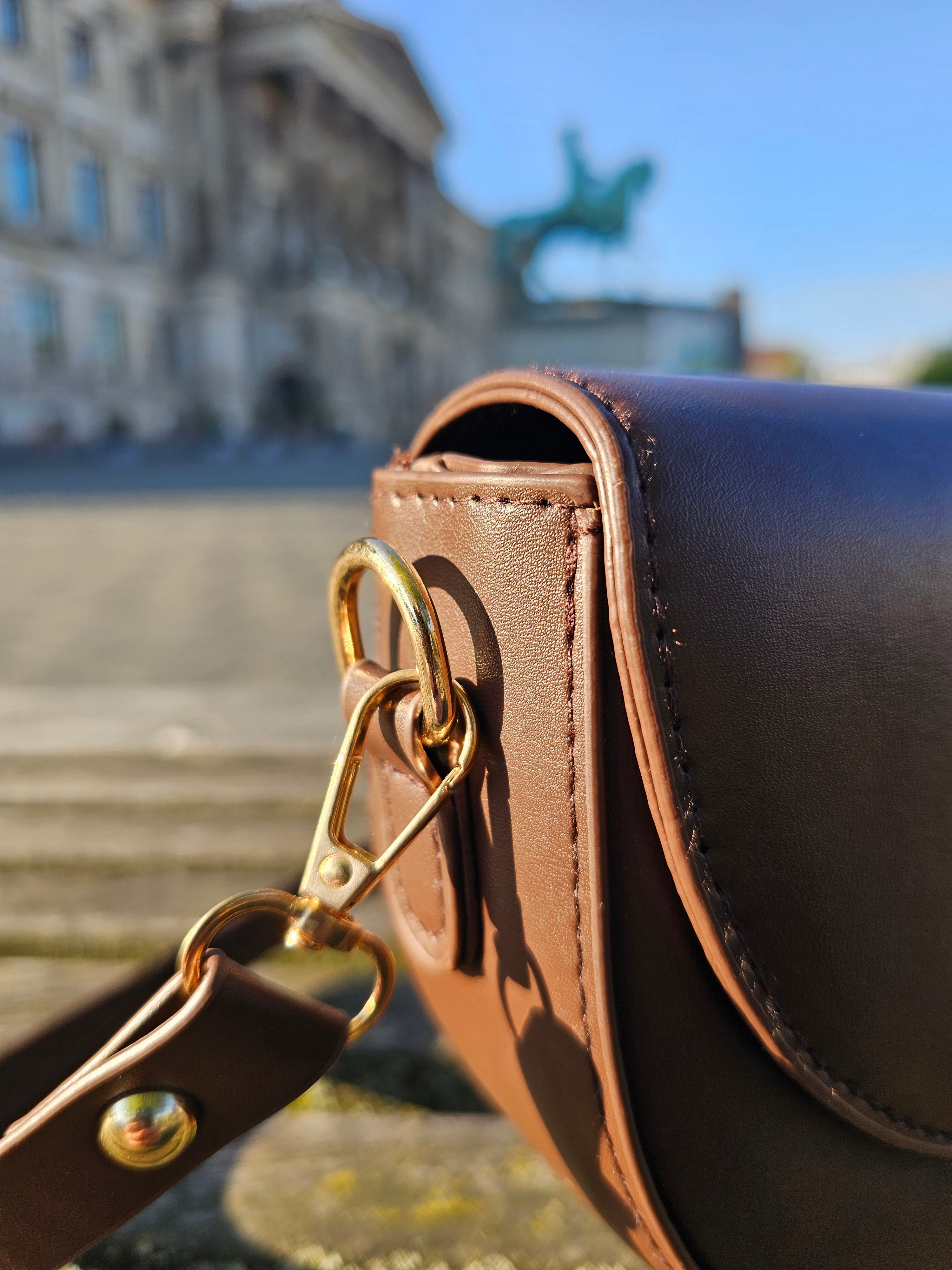 Avyline Saddle Bag - Signature