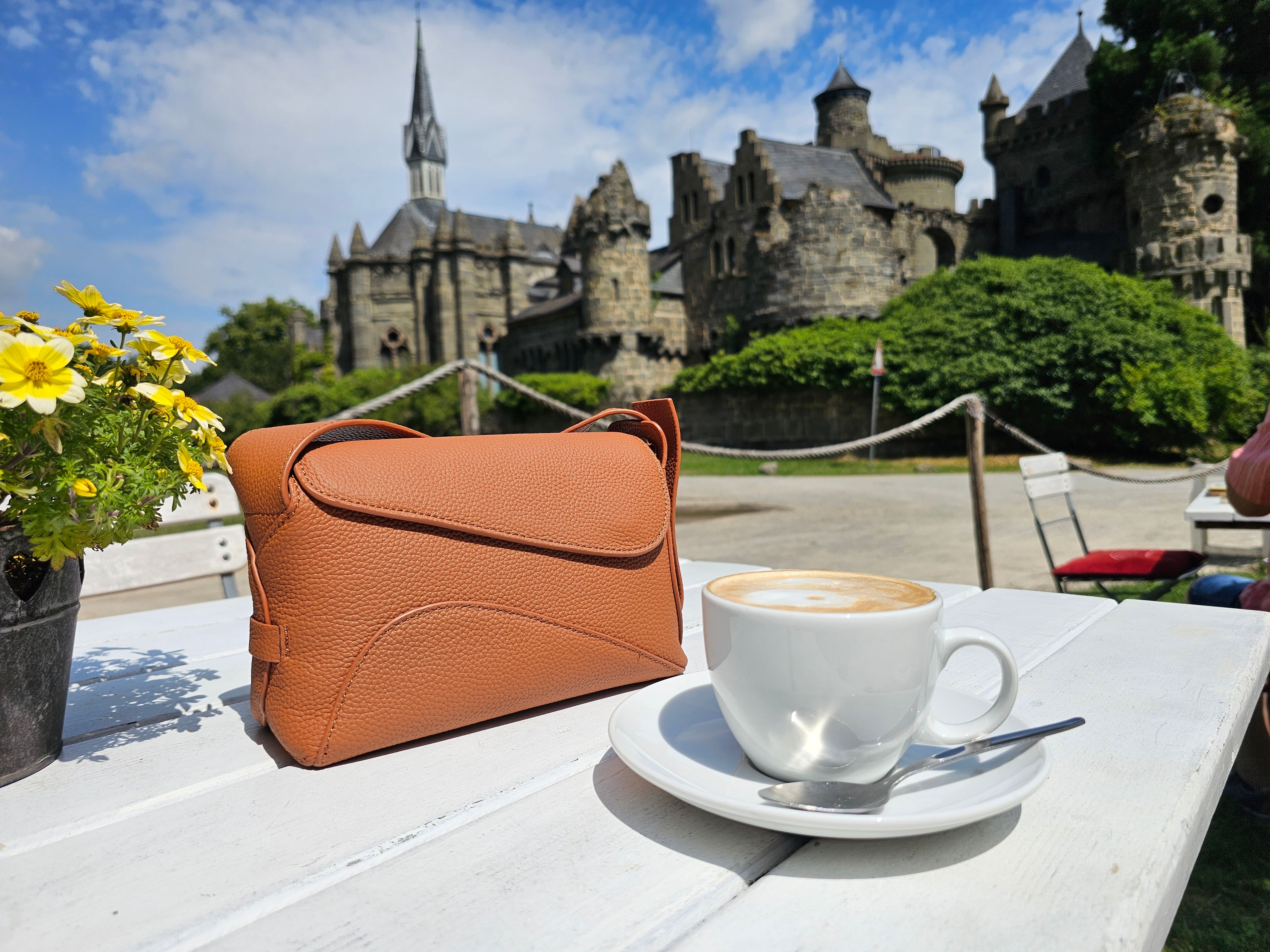 Avyline Elara Bag - Milk & Cognac
