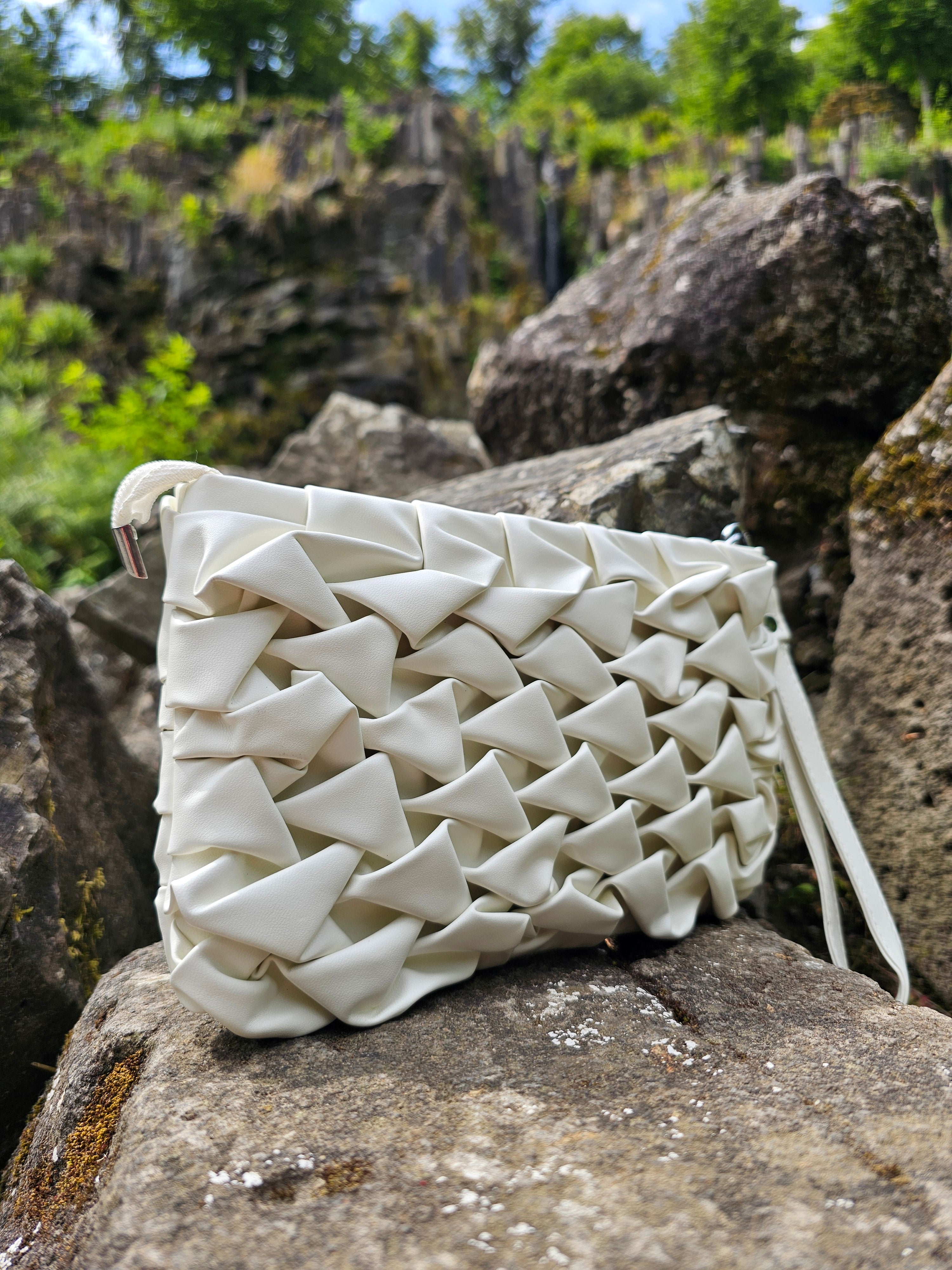 Avyline Woven Bag – Soft Cream