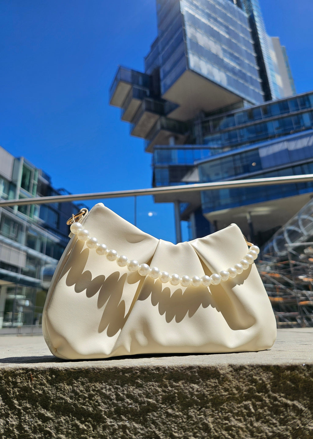 Avyline Cloud Bag - Soft Ivory