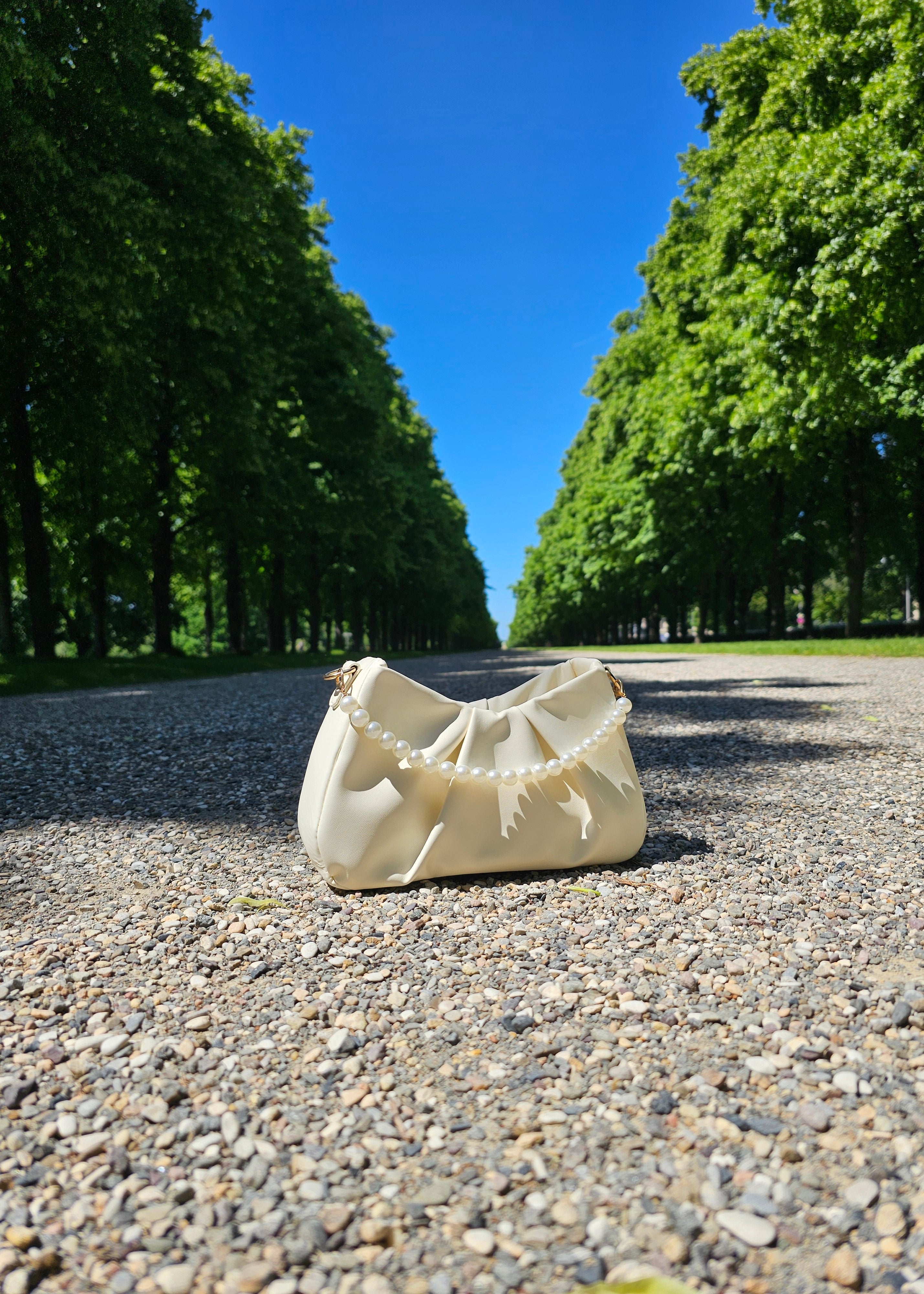 Avyline Cloud Bag - Soft Ivory