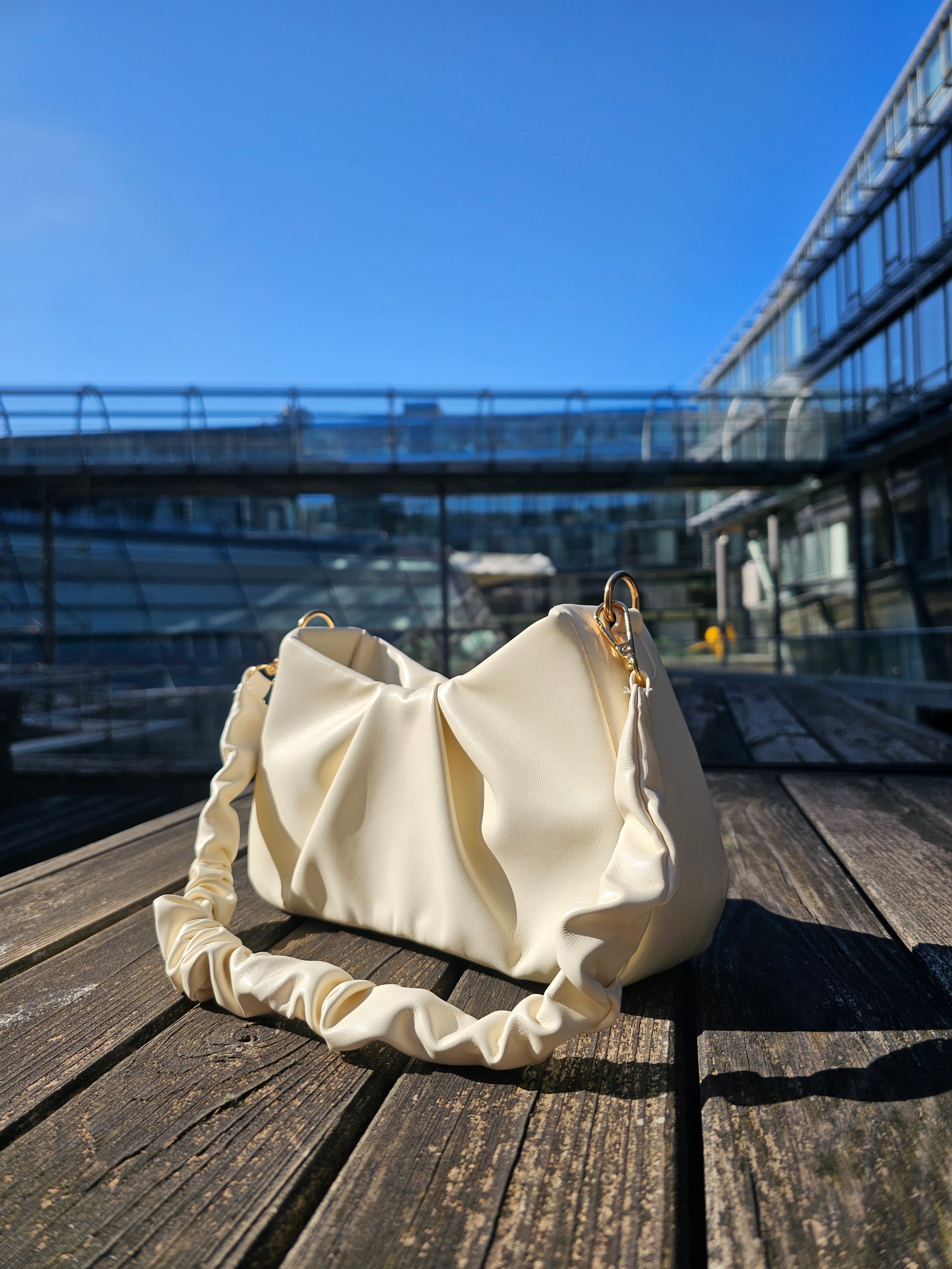 Avyline Cloud Bag - Soft Ivory