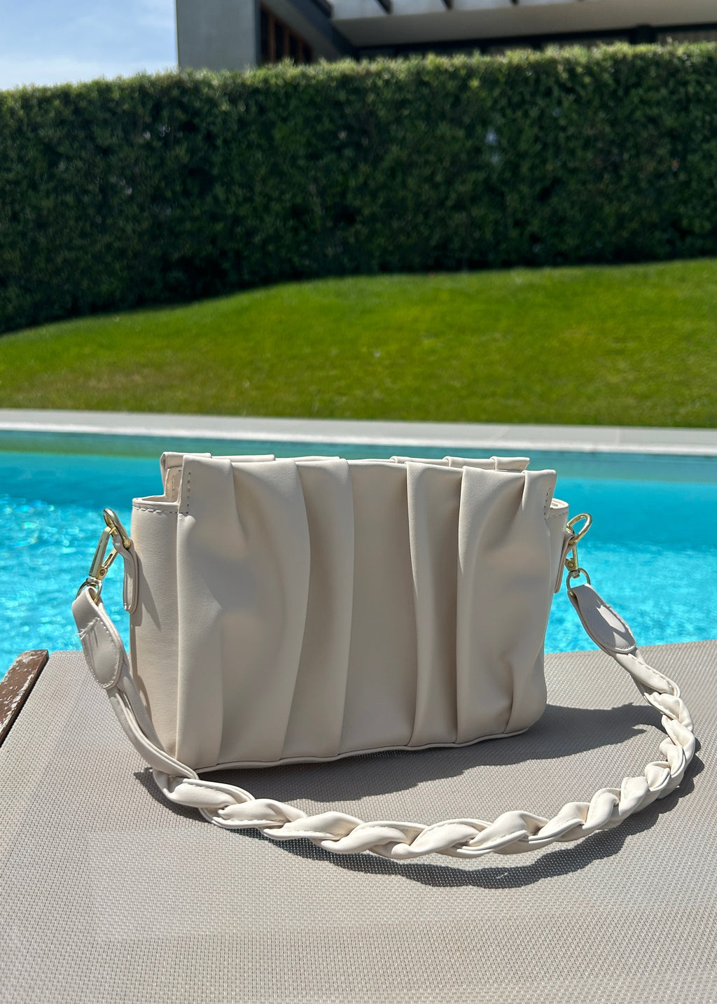 Avyline Ellipse - Pearl