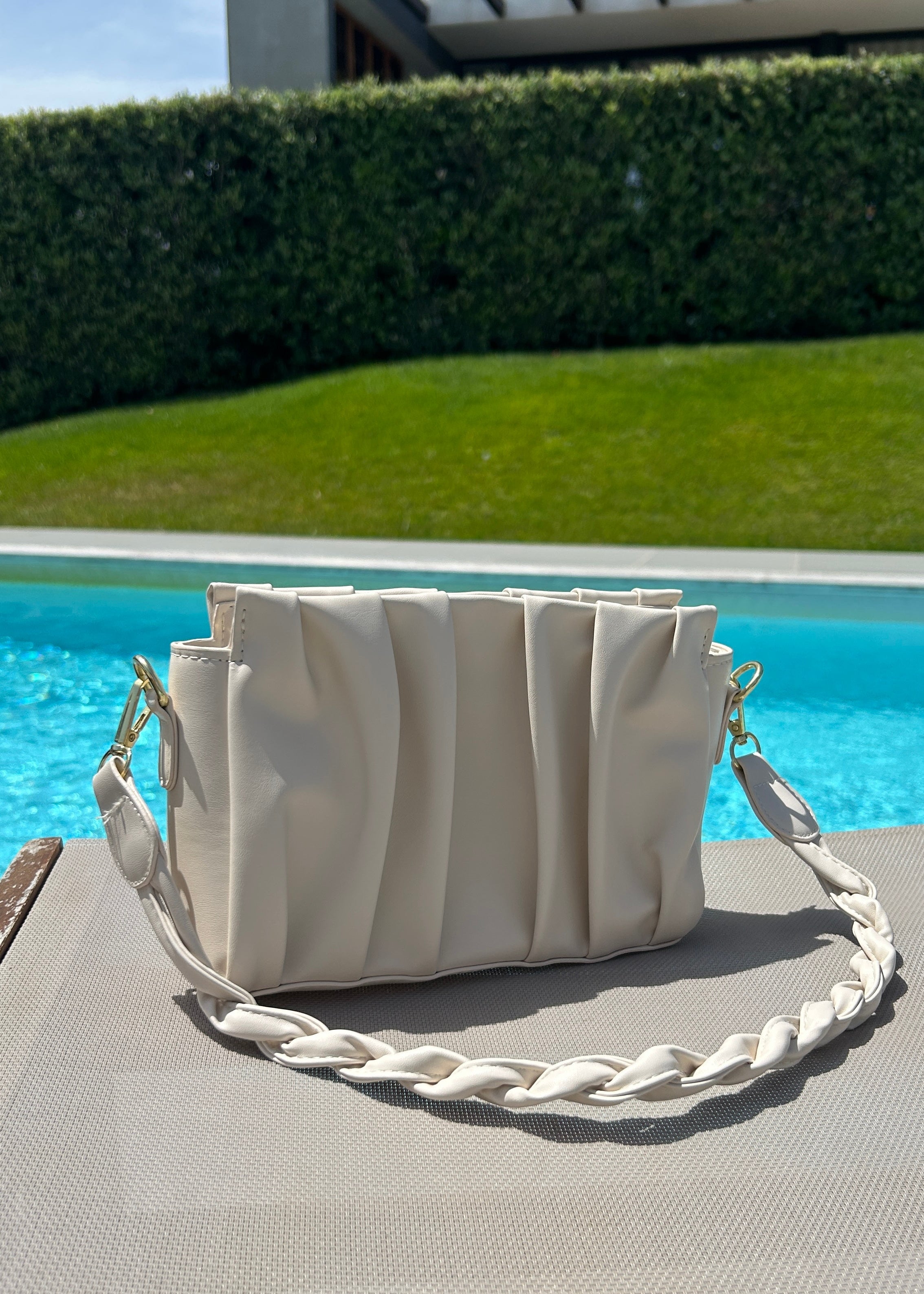 Avyline Ellipse - Pearl