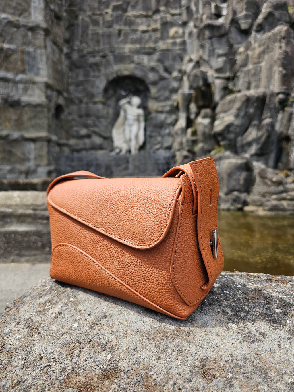 Avyline Elara Bag - Milk & Cognac